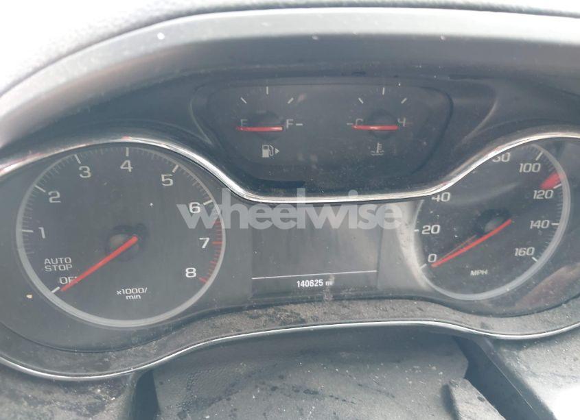 Photo 7 of 2019 Chevrolet Cruze LT (VIN 1G1BE5SM1K7115779)