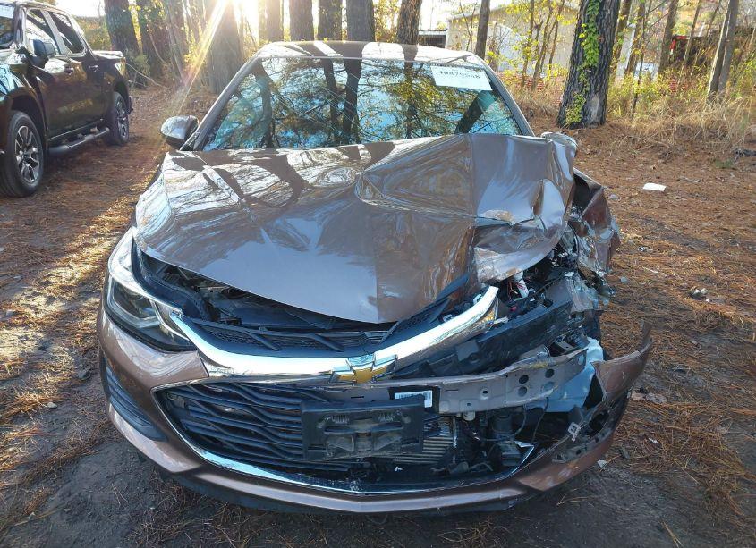 Photo 6 of 2019 Chevrolet Cruze LT (VIN 1G1BE5SM1K7119217)