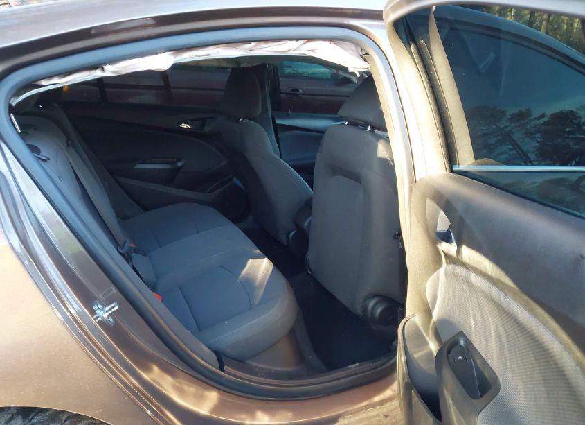 Photo 8 of 2019 Chevrolet Cruze LT (VIN 1G1BE5SM1K7119217)