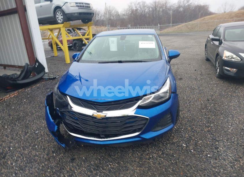 Photo 12 of 2019 Chevrolet Cruze LT (VIN 1G1BE5SM1K7122389)
