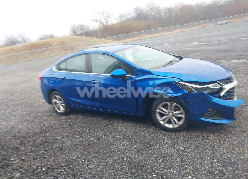 Photo 13 of 2019 Chevrolet Cruze LT (VIN 1G1BE5SM1K7122389)