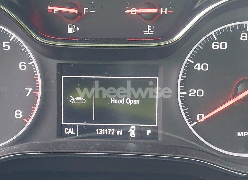 Photo 7 of 2019 Chevrolet Cruze LT (VIN 1G1BE5SM1K7122389)