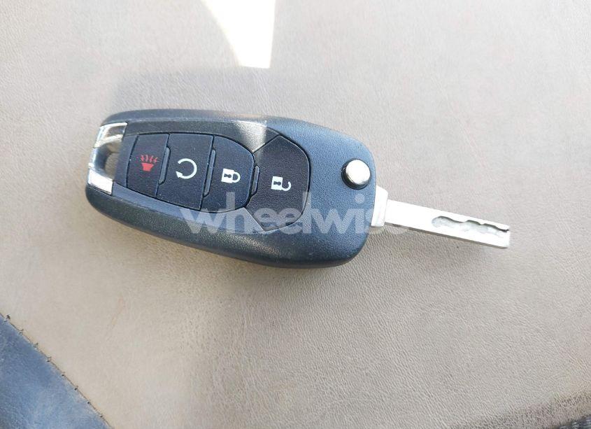 Photo 11 of 2019 Chevrolet Cruze LT (VIN 1G1BE5SM1K7127608)