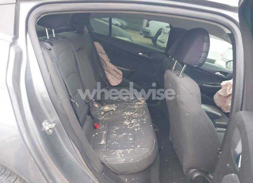 Photo 8 of 2019 Chevrolet Cruze LT (VIN 1G1BE5SM1K7127608)