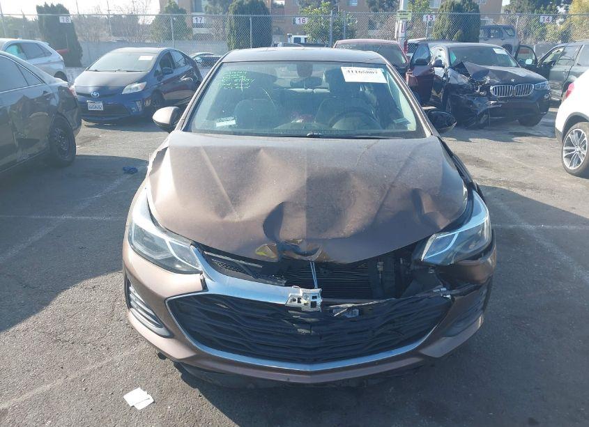 Photo 12 of 2019 Chevrolet Cruze LT (VIN 1G1BE5SM1K7130752)