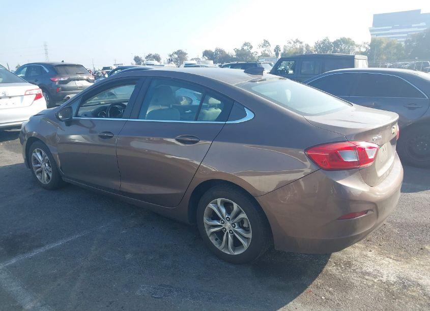 Photo 14 of 2019 Chevrolet Cruze LT (VIN 1G1BE5SM1K7130752)