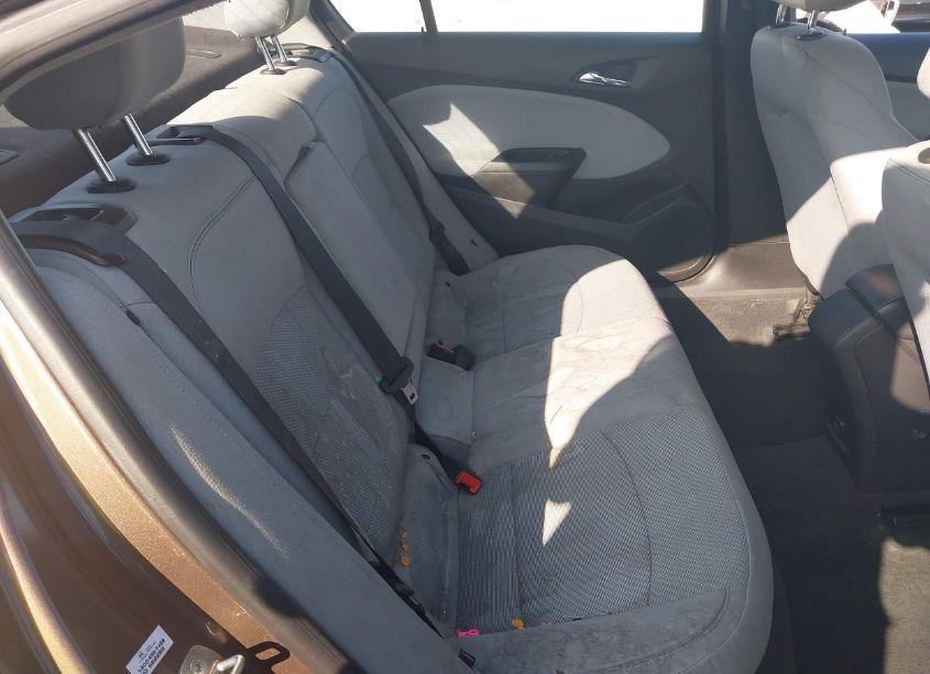 Photo 8 of 2019 Chevrolet Cruze LT (VIN 1G1BE5SM1K7130752)