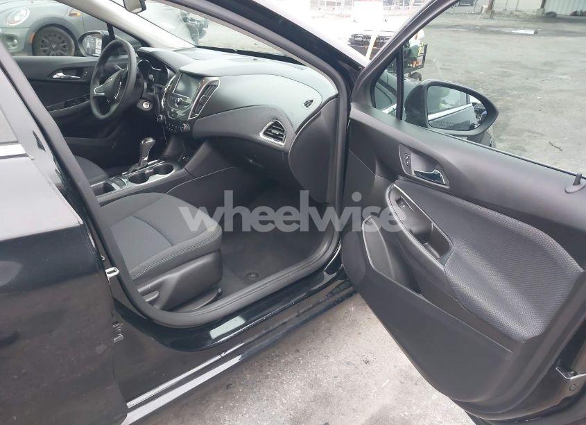 Photo 5 of 2016 Chevrolet Cruze LT AUTO (VIN 1G1BE5SM2G7260286)
