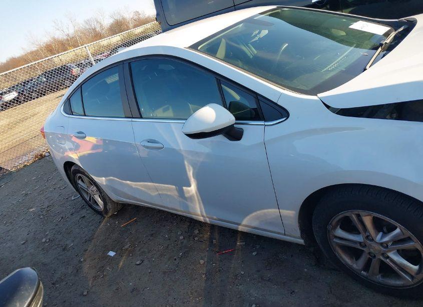Photo 13 of 2016 Chevrolet Cruze LT AUTO (VIN 1G1BE5SM2G7261244)