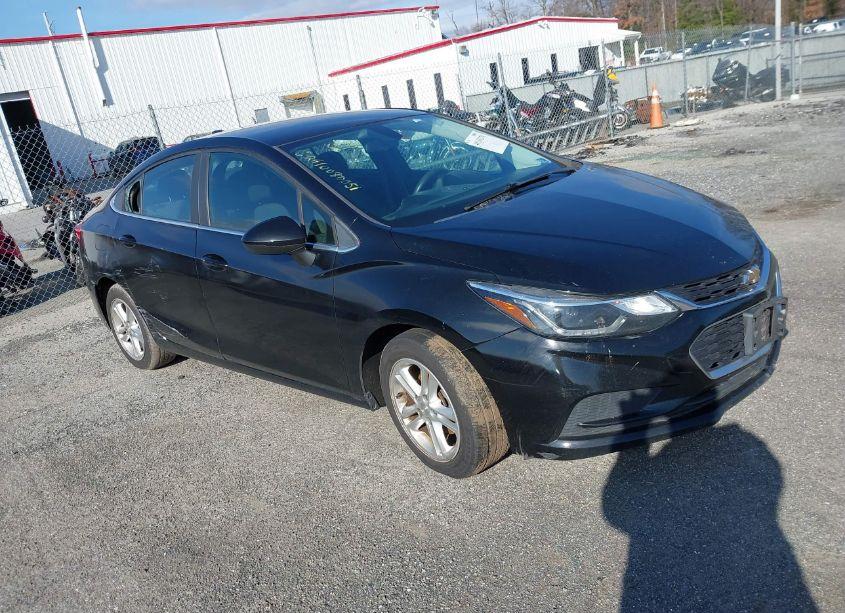 2016 Chevrolet Cruze LT (VIN 1G1BE5SM2G7261275) main photo