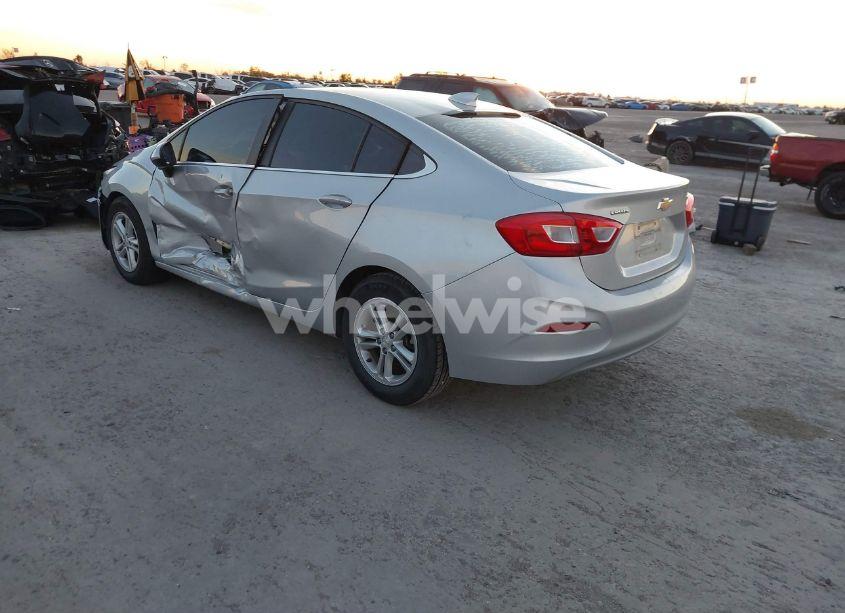 Photo 3 of 2016 Chevrolet Cruze LT AUTO (VIN 1G1BE5SM2G7269697)