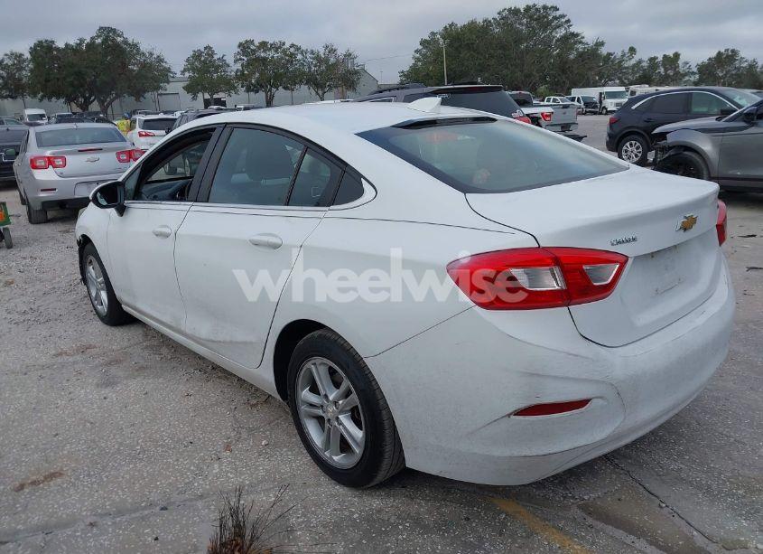 Photo 3 of 2016 Chevrolet Cruze LT AUTO (VIN 1G1BE5SM2G7282885)