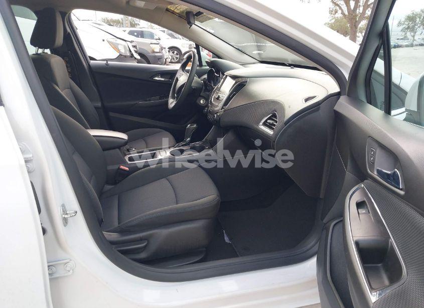 Photo 5 of 2016 Chevrolet Cruze LT AUTO (VIN 1G1BE5SM2G7282885)