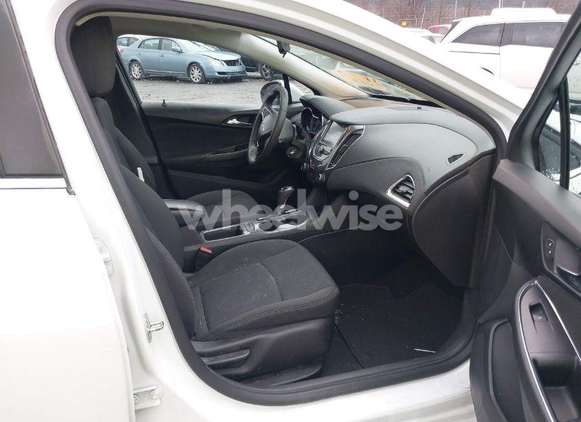 Photo 5 of 2016 Chevrolet Cruze LT AUTO (VIN 1G1BE5SM2G7291179)