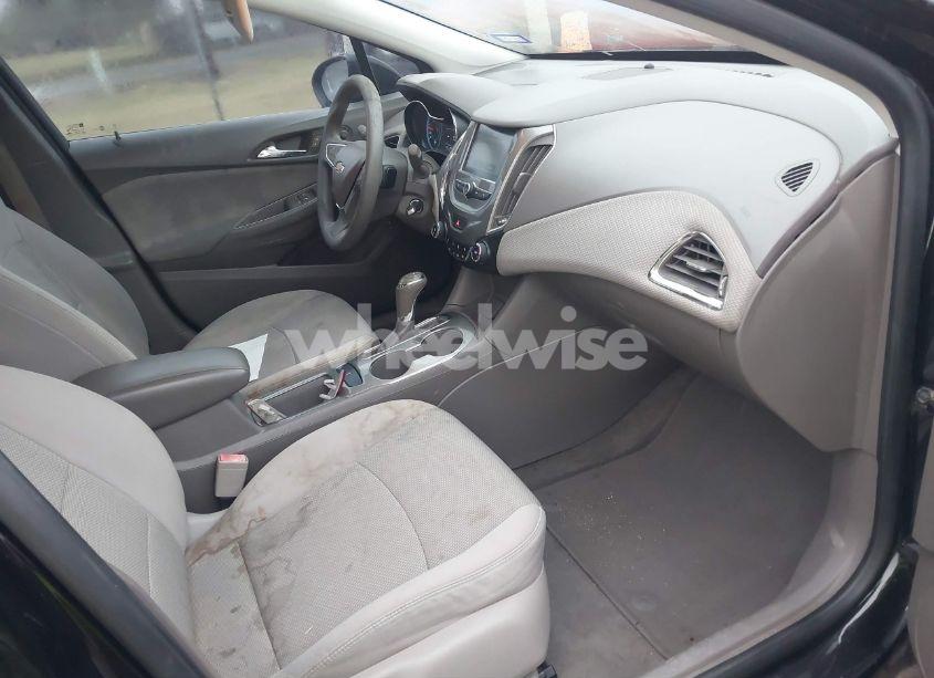 Photo 5 of 2016 Chevrolet Cruze LT AUTO (VIN 1G1BE5SM2G7302391)