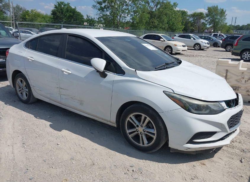 2017 Chevrolet Cruze LT AUTO (VIN 1G1BE5SM2H7107554) main photo