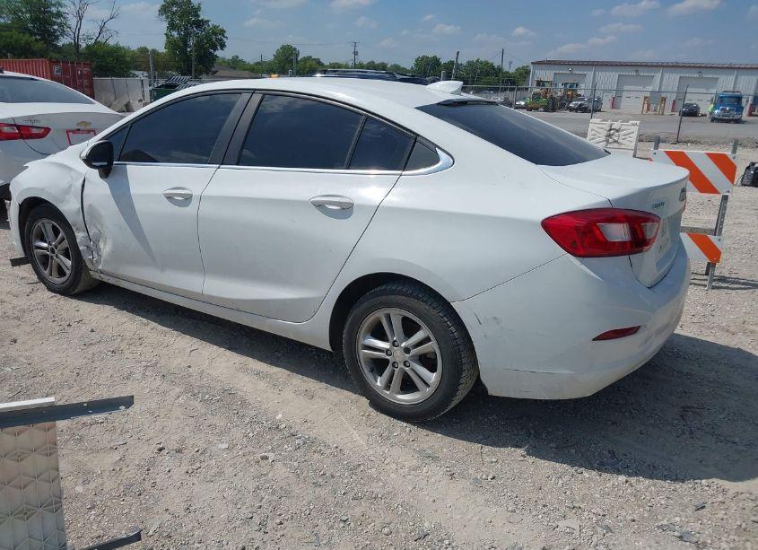 Photo 3 of 2017 Chevrolet Cruze LT AUTO (VIN 1G1BE5SM2H7107554)