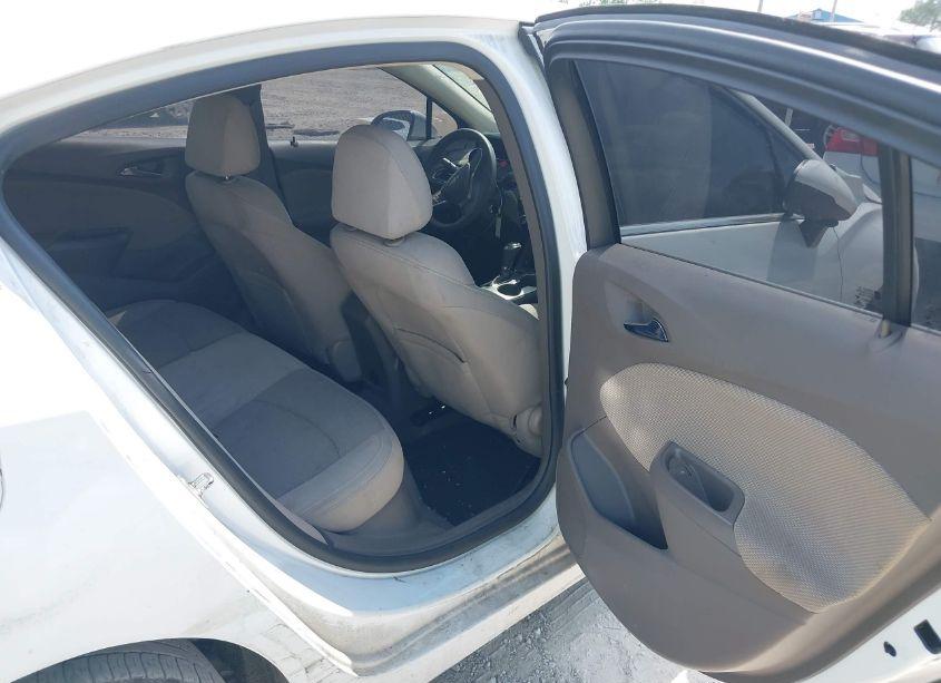 Photo 8 of 2017 Chevrolet Cruze LT AUTO (VIN 1G1BE5SM2H7107554)