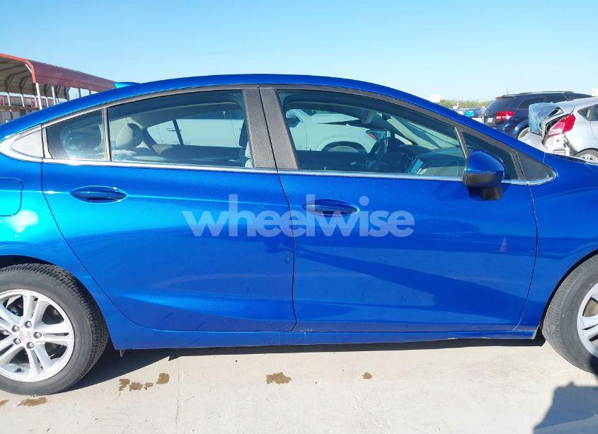 Photo 13 of 2017 Chevrolet Cruze LT AUTO (VIN 1G1BE5SM2H7116867)