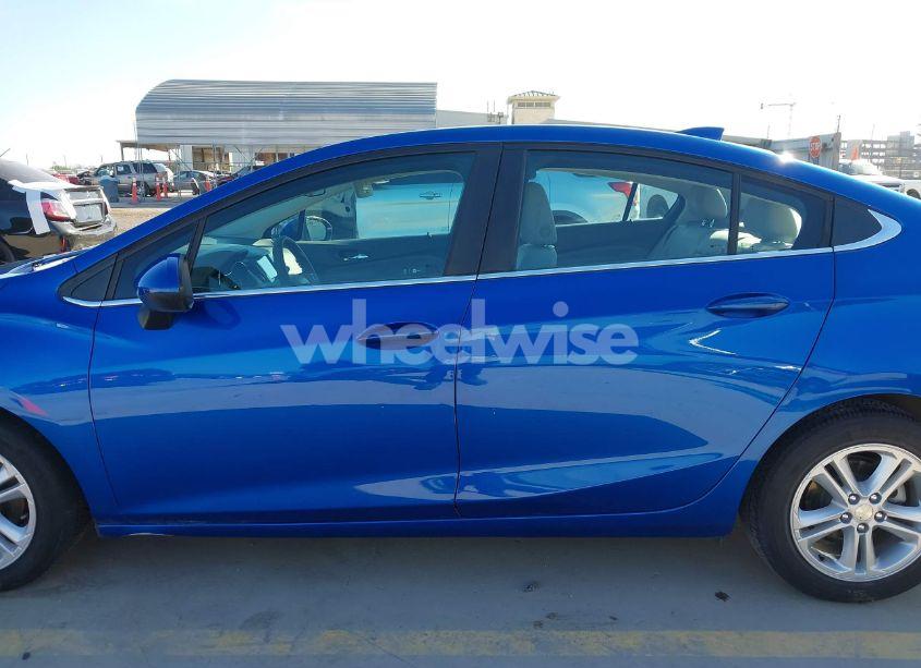 Photo 14 of 2017 Chevrolet Cruze LT AUTO (VIN 1G1BE5SM2H7116867)