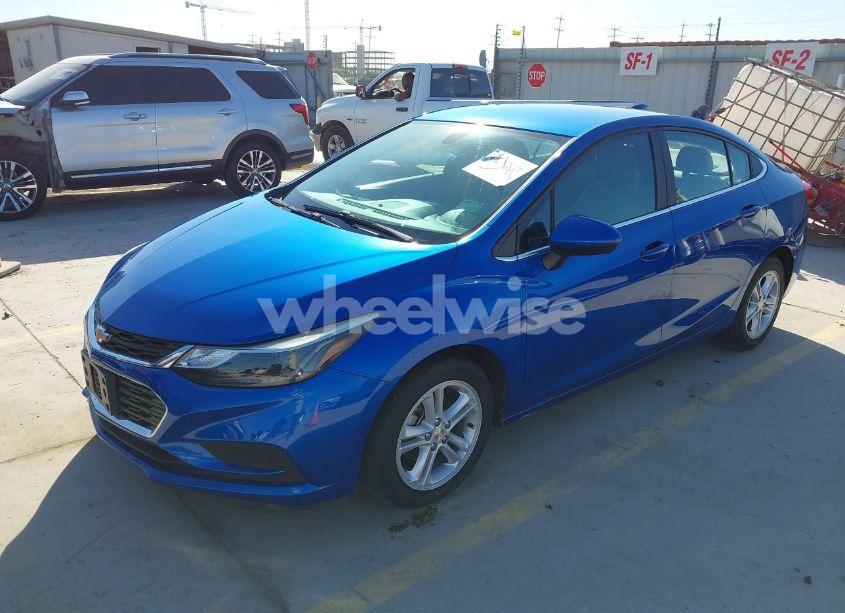 Photo 2 of 2017 Chevrolet Cruze LT AUTO (VIN 1G1BE5SM2H7116867)