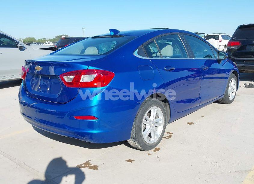 Photo 4 of 2017 Chevrolet Cruze LT AUTO (VIN 1G1BE5SM2H7116867)