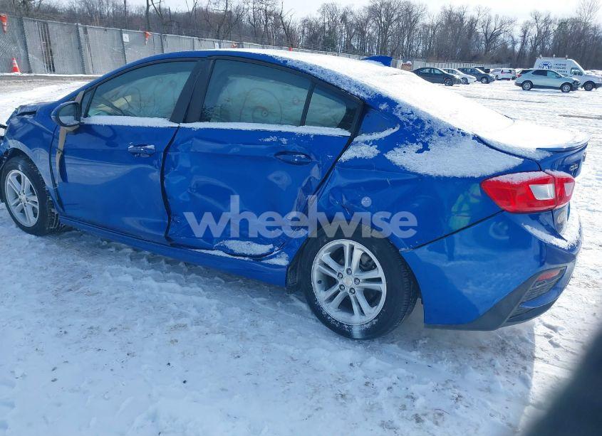 Photo 3 of 2017 Chevrolet Cruze LT AUTO (VIN 1G1BE5SM2H7117985)