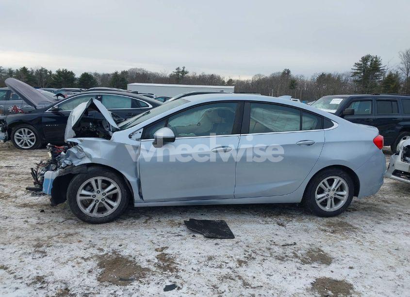 Photo 15 of 2017 Chevrolet Cruze LT AUTO (VIN 1G1BE5SM2H7121535)