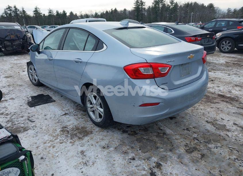 Photo 3 of 2017 Chevrolet Cruze LT AUTO (VIN 1G1BE5SM2H7121535)