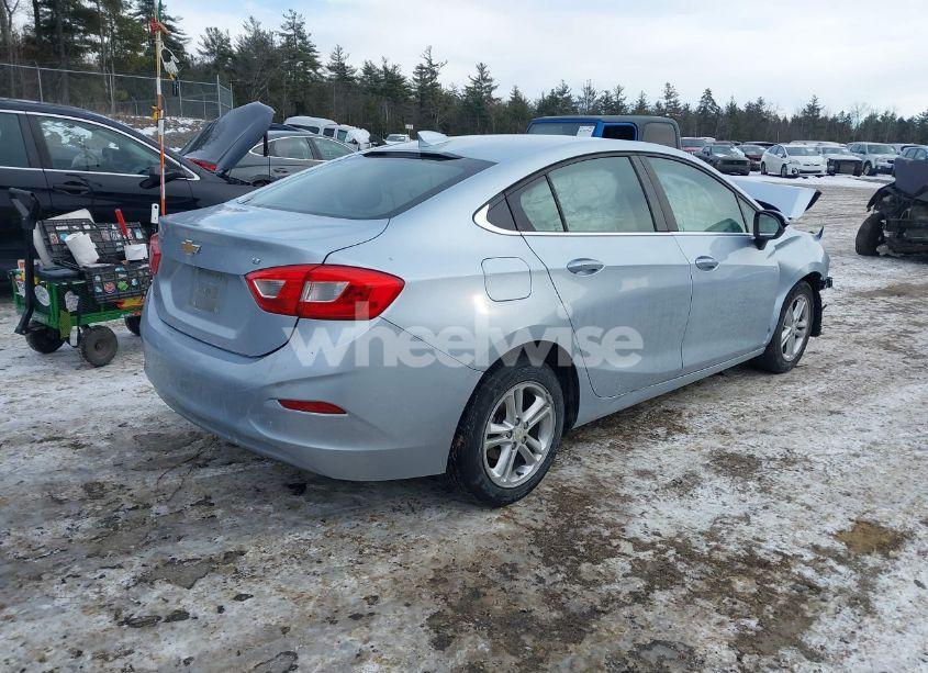 Photo 4 of 2017 Chevrolet Cruze LT AUTO (VIN 1G1BE5SM2H7121535)