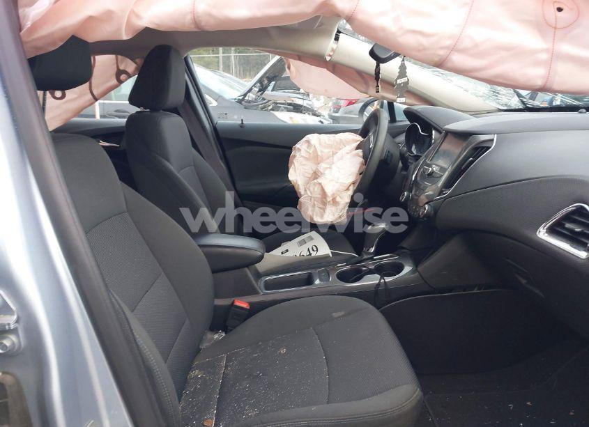 Photo 5 of 2017 Chevrolet Cruze LT AUTO (VIN 1G1BE5SM2H7121535)