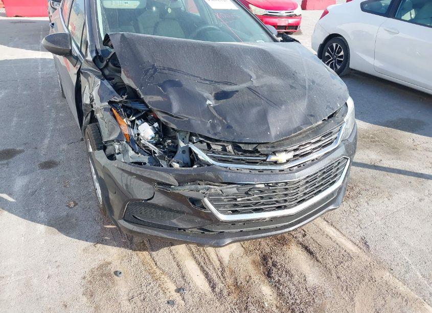 Photo 6 of 2017 Chevrolet Cruze LT AUTO (VIN 1G1BE5SM2H7130610)