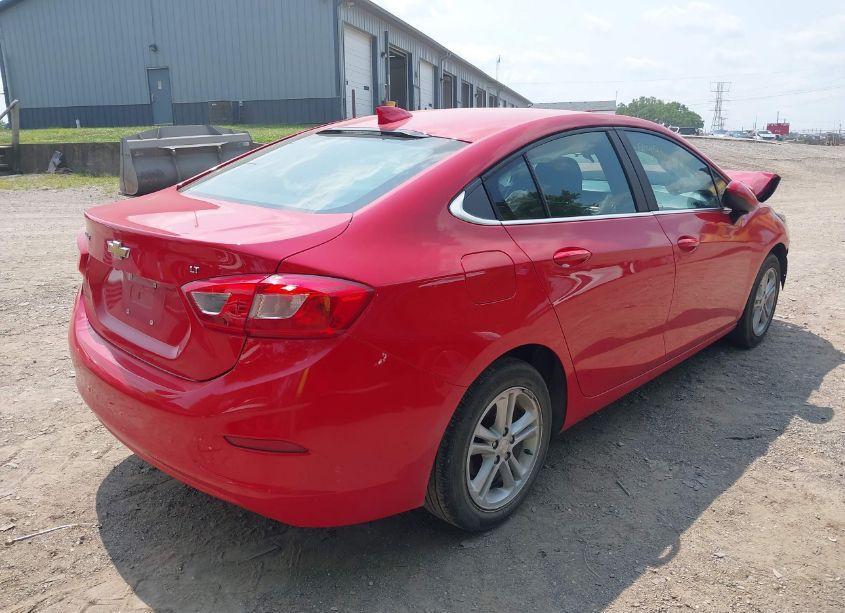 Photo 4 of 2017 Chevrolet Cruze LT AUTO (VIN 1G1BE5SM2H7134463)