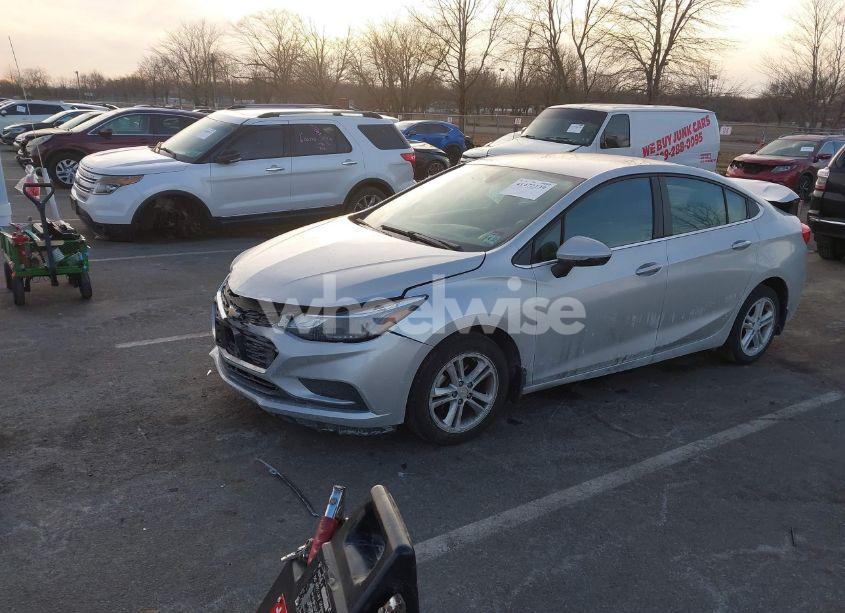 Photo 2 of 2017 Chevrolet Cruze LT AUTO (VIN 1G1BE5SM2H7137962)
