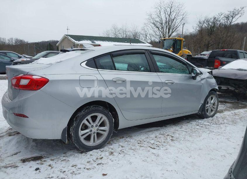 Photo 14 of 2017 Chevrolet Cruze LT AUTO (VIN 1G1BE5SM2H7138299)