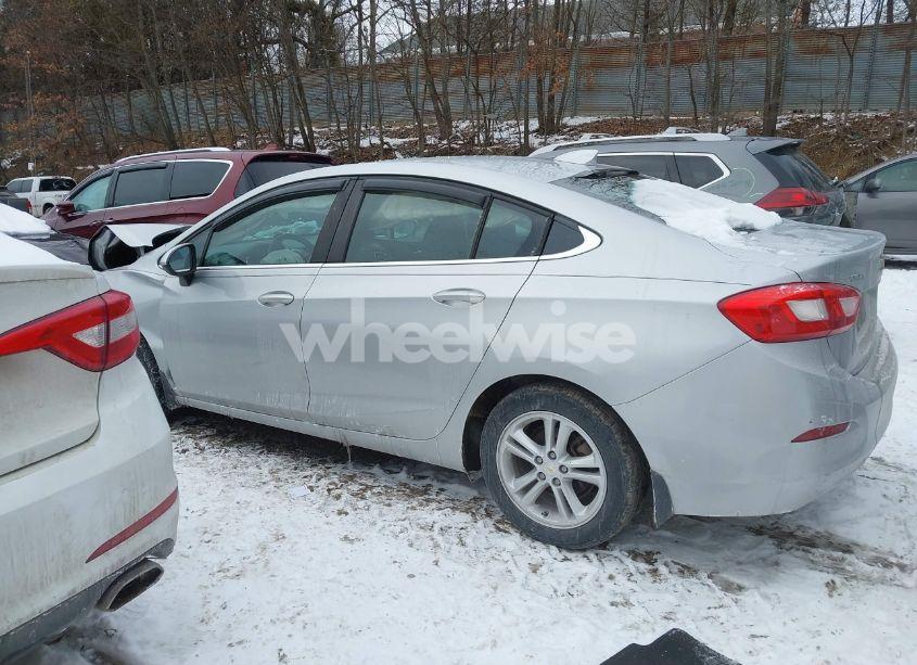 Photo 15 of 2017 Chevrolet Cruze LT AUTO (VIN 1G1BE5SM2H7138299)