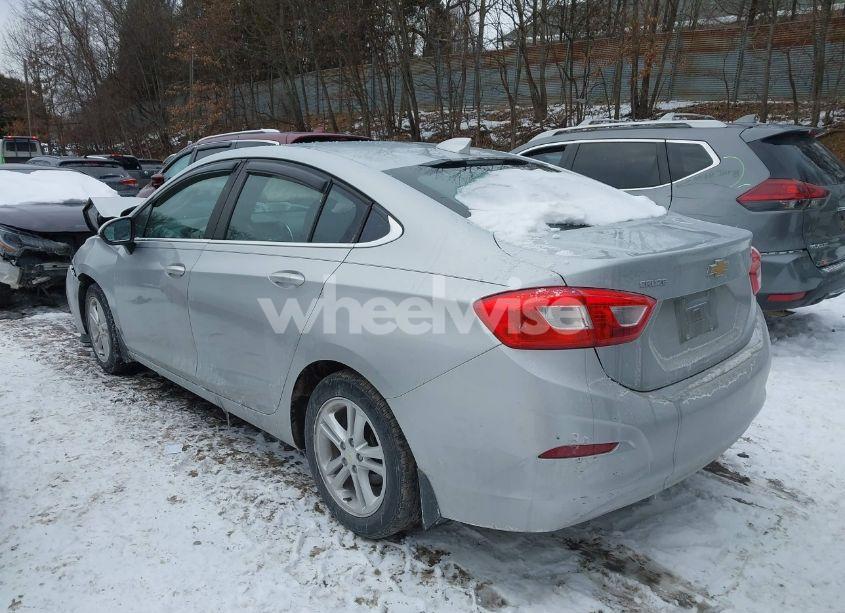 Photo 3 of 2017 Chevrolet Cruze LT AUTO (VIN 1G1BE5SM2H7138299)