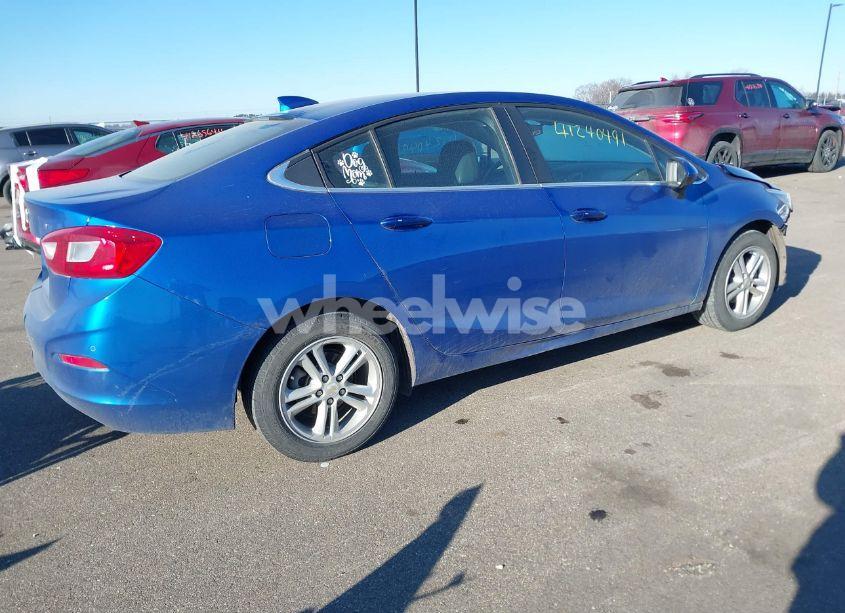 Photo 4 of 2017 Chevrolet Cruze LT AUTO (VIN 1G1BE5SM2H7149027)