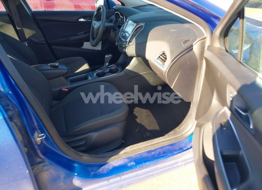 Photo 5 of 2017 Chevrolet Cruze LT AUTO (VIN 1G1BE5SM2H7149027)