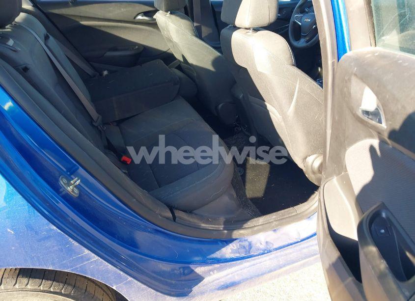 Photo 8 of 2017 Chevrolet Cruze LT AUTO (VIN 1G1BE5SM2H7149027)