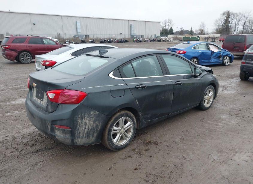Photo 4 of 2017 Chevrolet Cruze LT AUTO (VIN 1G1BE5SM2H7149111)