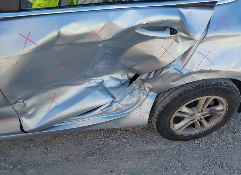 Photo 6 of 2017 Chevrolet Cruze LT AUTO (VIN 1G1BE5SM2H7150128)