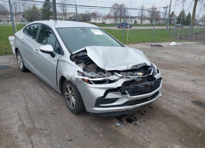 2017 Chevrolet Cruze LT AUTO (VIN 1G1BE5SM2H7171545) main photo