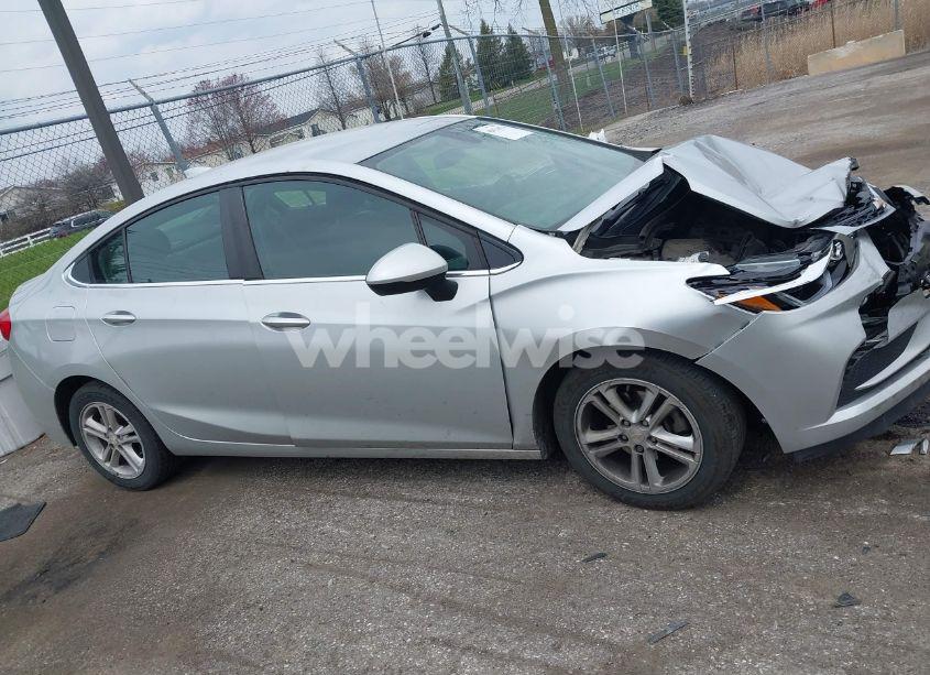 Photo 13 of 2017 Chevrolet Cruze LT AUTO (VIN 1G1BE5SM2H7171545)