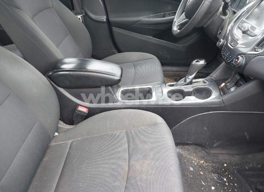 Photo 5 of 2017 Chevrolet Cruze LT AUTO (VIN 1G1BE5SM2H7171545)