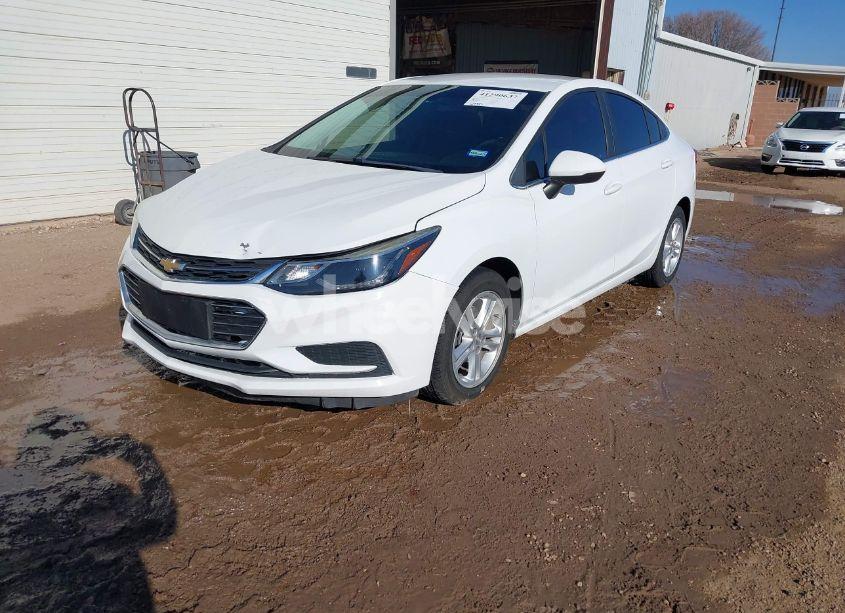 Photo 2 of 2017 Chevrolet Cruze LT AUTO (VIN 1G1BE5SM2H7171951)