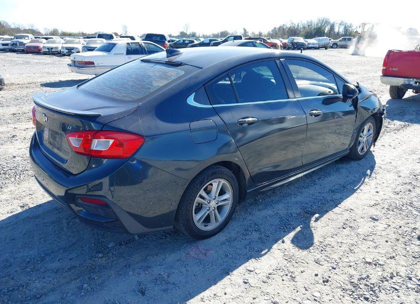 Photo 4 of 2017 Chevrolet Cruze LT AUTO (VIN 1G1BE5SM2H7183808)