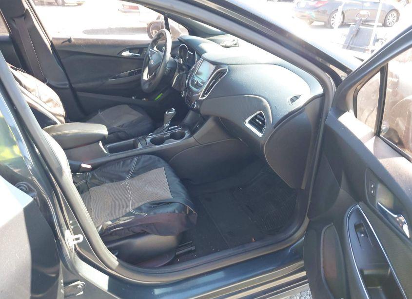 Photo 5 of 2017 Chevrolet Cruze LT AUTO (VIN 1G1BE5SM2H7183808)