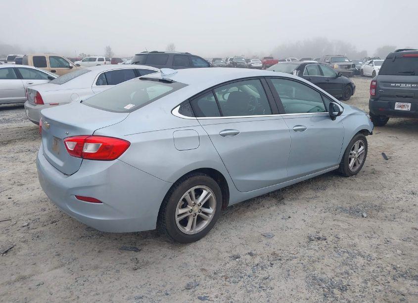 Photo 4 of 2017 Chevrolet Cruze LT AUTO (VIN 1G1BE5SM2H7190077)