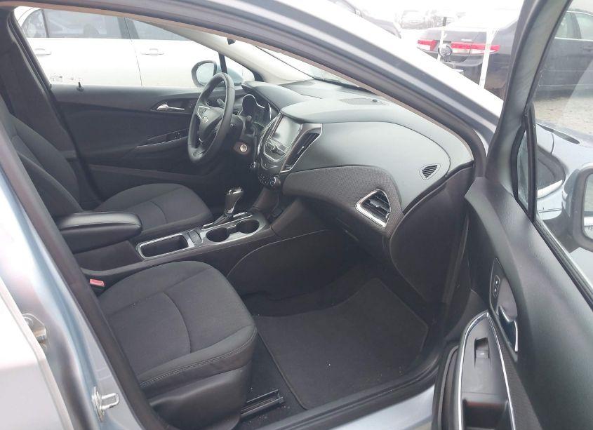 Photo 5 of 2017 Chevrolet Cruze LT AUTO (VIN 1G1BE5SM2H7190077)